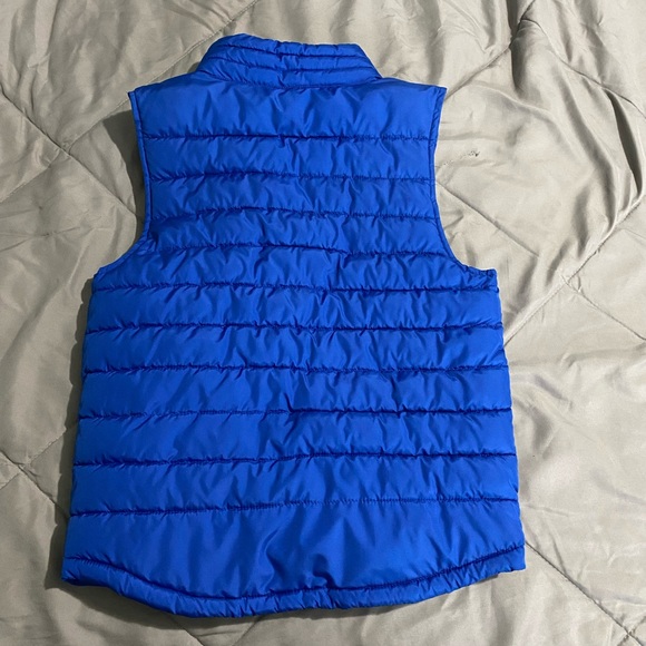 Boy’s Gap Puffer Vest - Picture 3 of 3